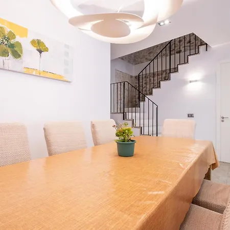 Townhouse San Sebastia By Sunvillas Mallorca Pollenca